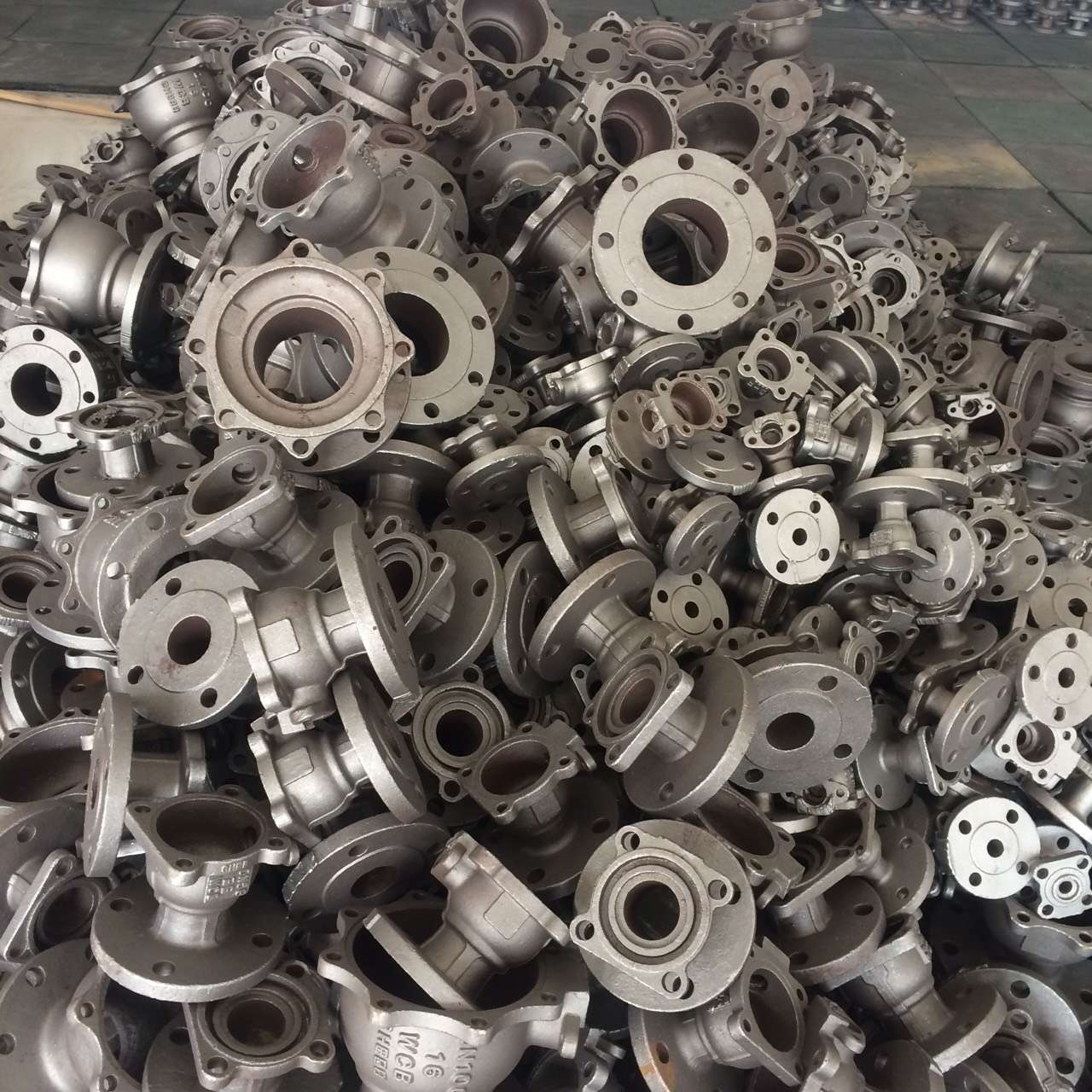 Industrial Cast Steel Gate Valve Cast Body, Custom Size Valve Castings for Pipeline Fluid Transportation