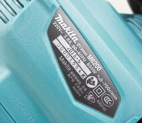 Makita M6200 800W Corded Mixer Drill 13mm Keyed Chuck 0-700RPM Variable Speed Electric Drill for Plaster Paint Mud Mixing & Drilling