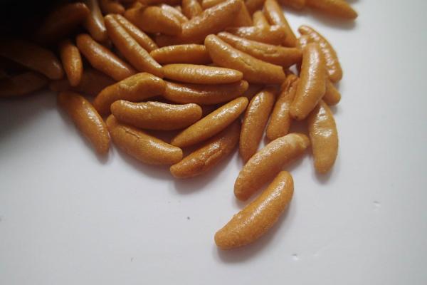 O biscoito japonês Chili Chinese Snacks Premium Quality do arroz classifica o mais altamente petiscos sem glúten da grão