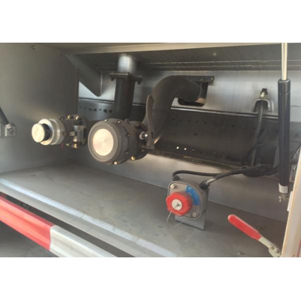 Радиальная перевозка топлива покрышки перевозит кабину на грузовиках евро 2 6X4 LHD удлиненную 336HP