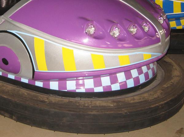 Durable 48V Electric Bumper Cars 230W Motor Power Anti Collision Tire