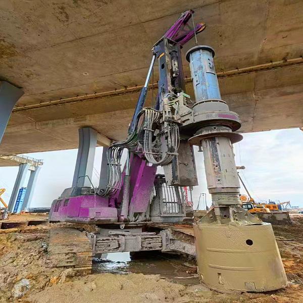 Гидравлическая буровая машина с буровым ведром с винтовой буровой установкой
