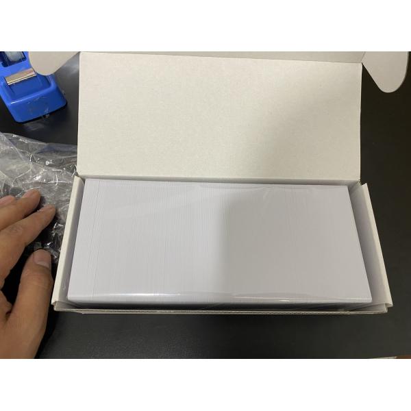 Tarjeta blanca en blanco imprimible térmicamente en PVC Cr80 54*85.6mm Para la producción de tarjetas