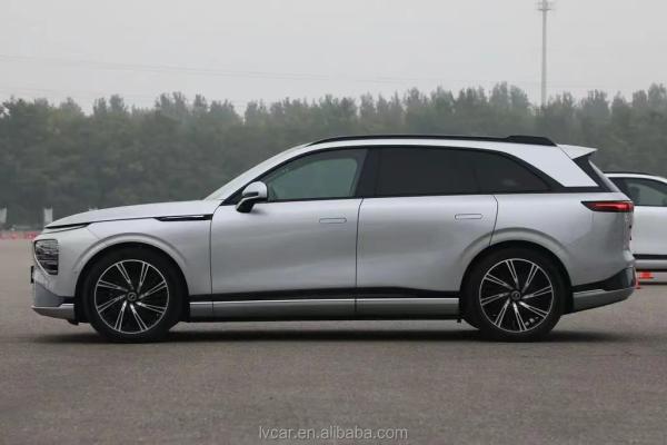 2023 Automatic High Speed Xpeng G9 Electric Car R19 Tire Size Adults Vehicle Used Cars