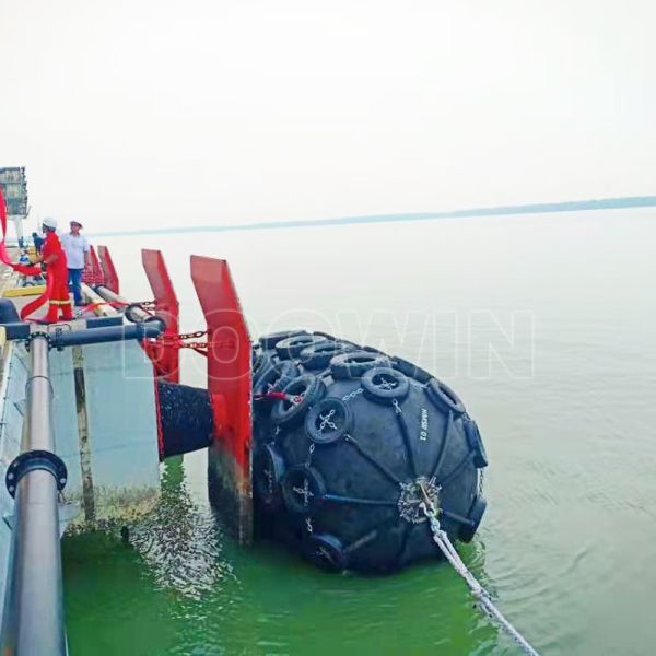 Défenses en caoutchouc pneumatiques flottantes de type Yokohama légères certifiées ISO 17357