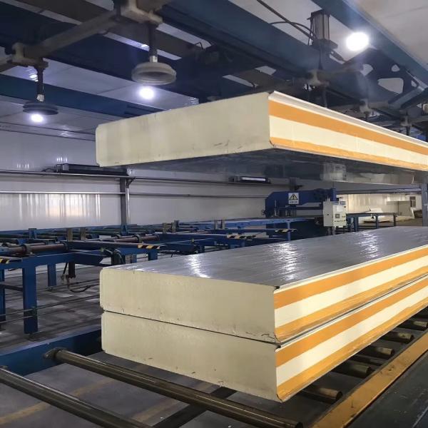 Moderno design painel de sandwich de isolamento térmico de PU para painéis de parede metálicos exteriores de armazém
