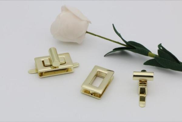 Factory direct sale light gold bag making accessories rectangle metal locks