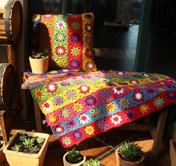 Y-F 80*60 Handmade Crochet Striped Daisy Wool Coffee Table Cloth Blanket Floral Leisure Vintage Sofa Blanket