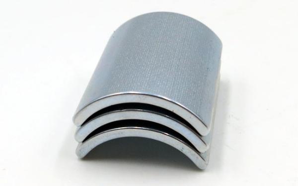 Arc Shaped Free Energy Neodymium Motor Magnets N45SH Grade Zinc Coating