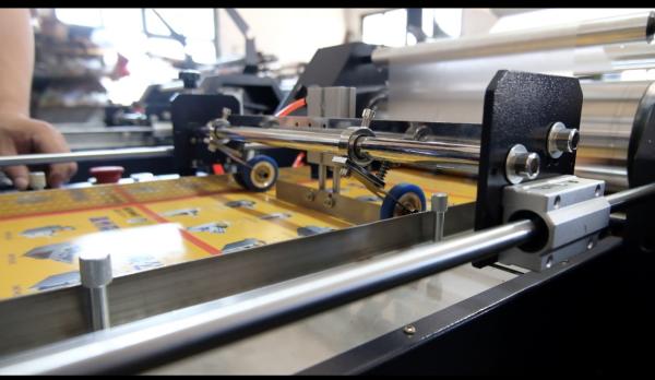 FM390H Automatic Film Laminating Machine Hydraulic Oil Heating