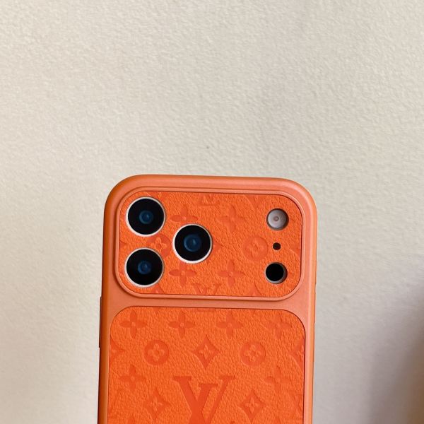 Instant Color-Changing Lambskin Embossed Case for 15-17pm