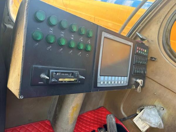 XCMG QY130 Used Truck Crane 130 Ton Workhorse 560HP Auto Boom Configuration