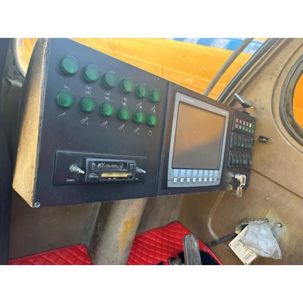 XCMG QY130 Used Truck Crane 130 Ton Workhorse 560HP Auto Boom Configuration