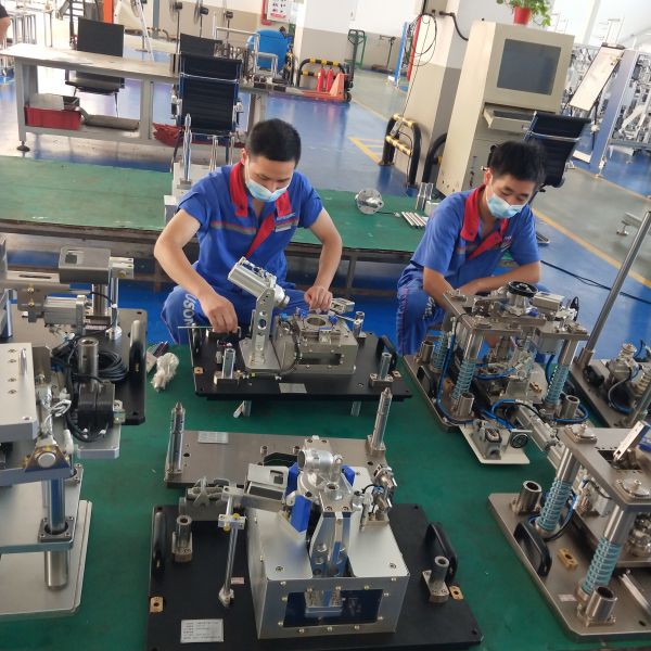 220V 100 kg Servo horizontal machine de soudage à chaud de plaque avec une garantie d'un an