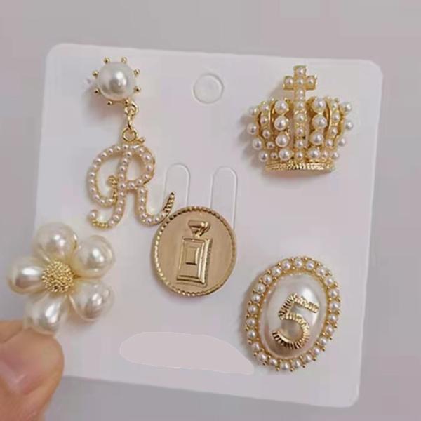 Alloy Plated Gold Oval Cufflinks , White Pearl Cufflinks For Shirt ODM