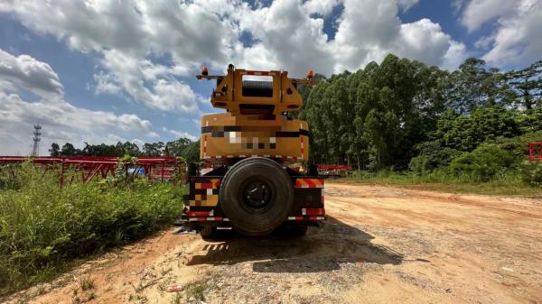 Granas móviles usadas de 2018 de 100 t Granas de camión Granas hidráulicas con motor de importación en buenas condiciones originales