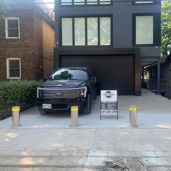 Heavy Duty Steel Security Bollard with Crash Rated Protection and IP65 Weather Resistance