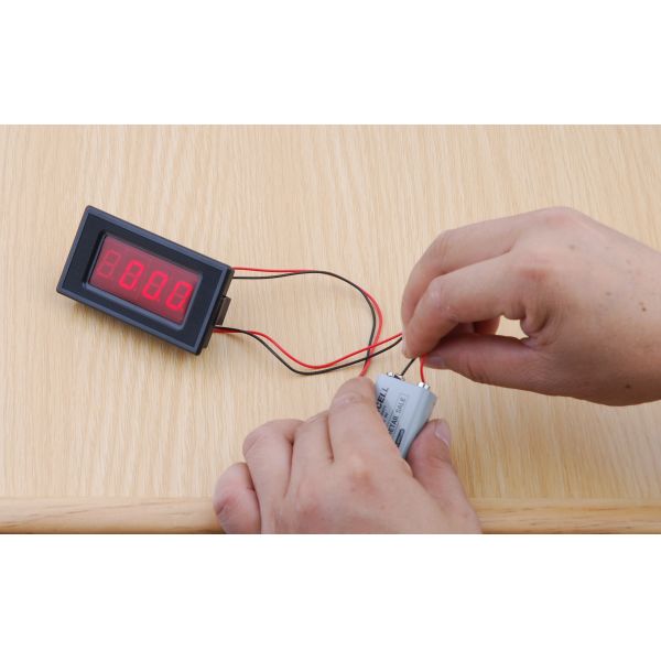 Digital LED Panel Meter with 1.0% Accuracy and 0-450V Measuring Range for Voltage and Current Monitoring