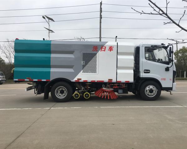 10 cbm Dongfeng 120hp Eu 5 Motor Caminho limpo de caminhão para alta pressão Road Jetter