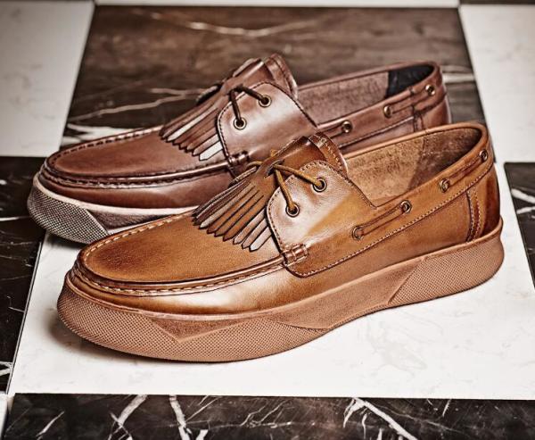 Retro Casual Men Flats Shoes Custom Mens Leather Driving Loafers With Tassels