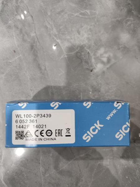 SICK WL100-2P3439 Sensor fotoeléctrico reflectante en miniatura IP67 100mA