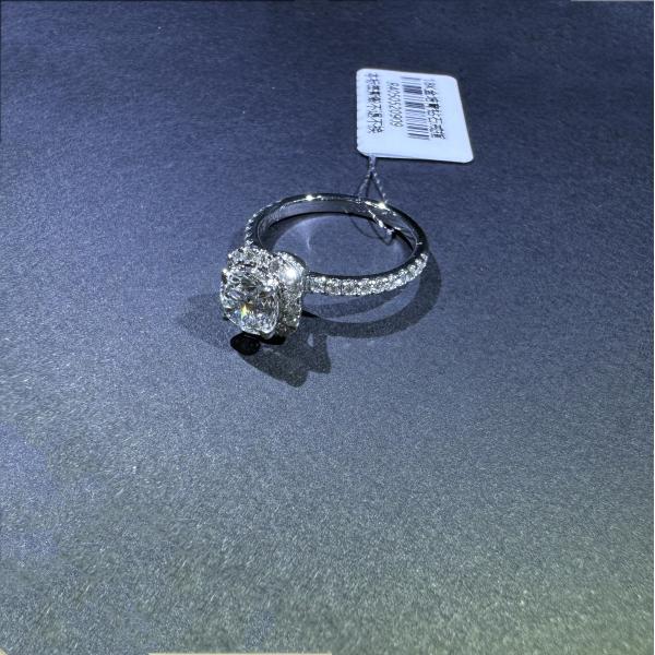 Customized 18K Gold Cluster Diamond Ring IGI GIA Lab Grown Diamond for Engagement Wedding or Banquet Fine Jewelry for Women