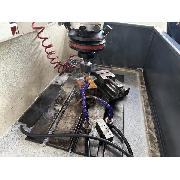 Metal 3-Axis CNC Electric Discharge Die Sinker EDM300H with Mirror Function Machining