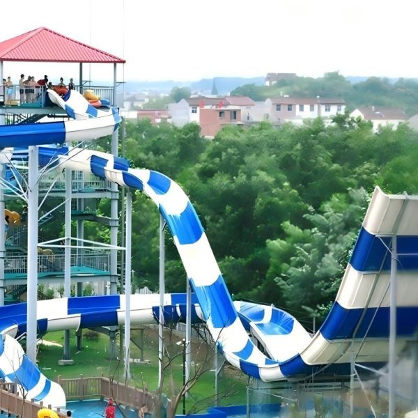 Four Person Skyward Spiral Water Slide Aqua Park Anti Oxidation 17.5m Height