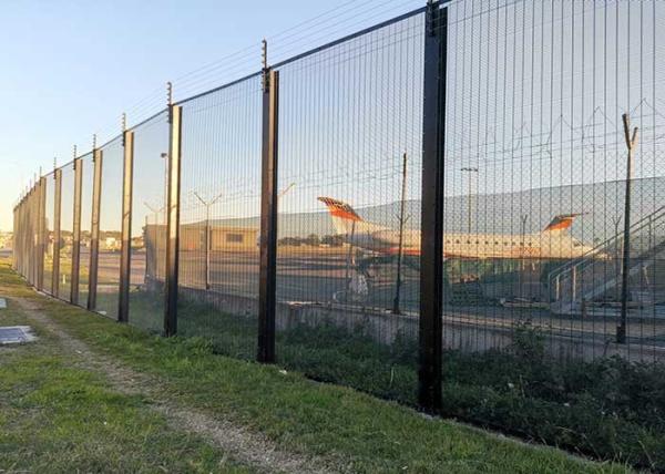 2.4m Height Airport Perimeter Fence Pvc Coated H Type Post