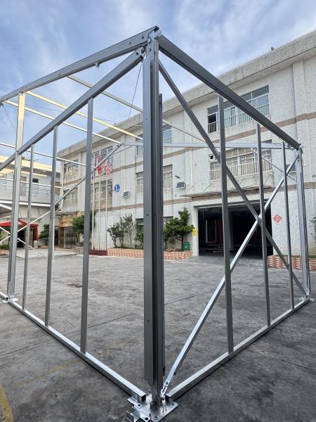 Structure de tente ignifuge et profil principal 166 X 88 X 3mm à 2 canaux, selon vos exigences