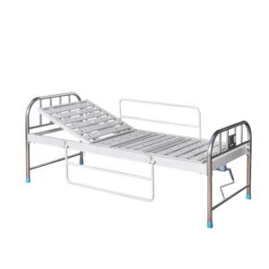 Cama aluída do paciente hospitalizado do declive dois com os trilhos laterais de