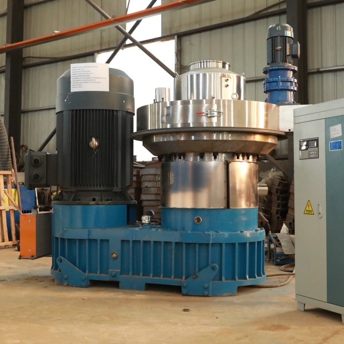 Мельница лепешки опилк биомассы деревянная для органического T/H топлива 1-10 альфальфы позема