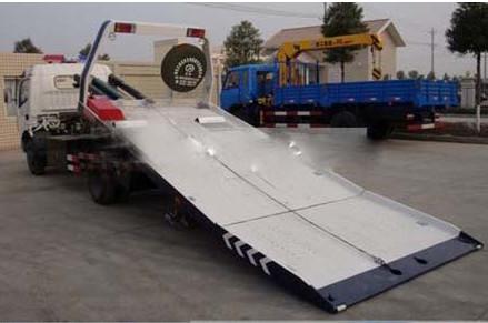 3 Ton Special Purpose Trucks Road Wrecker Truck Towing Two Cars White Color
