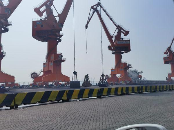 80TON Portal Slewing Crane Four Link Portal Harbour Crane Customizable