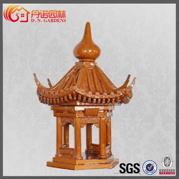 Крыша Ридж зданий орнаментирует украшение крыши золотого небольшого газебо китайское