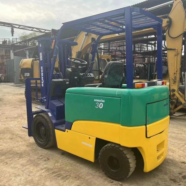 Low Working Hours and Good Condition Komatsu 3T Forklift FD30 for Construction Works
