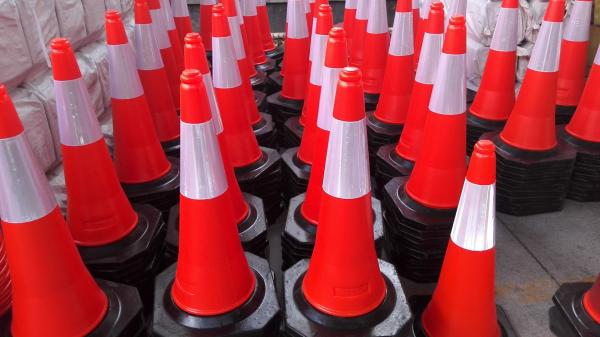 75cm Economy Road Safety Barricade Cone