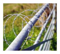 Calidad alta Mercado de América del Sur Acorazado de alambre de púas galvanizado doble retorcido 500 metros