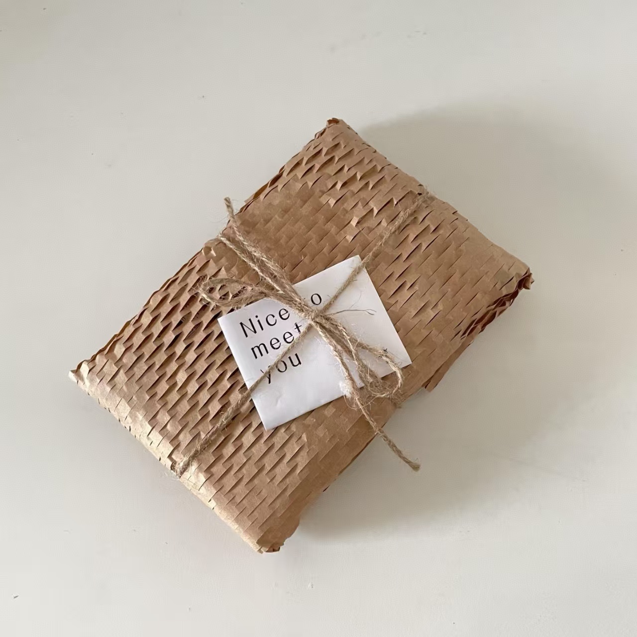 Natural Kraft Honeycomb Paper for Postcard Packaging – Expandable Cushioning for Cards & Stationery