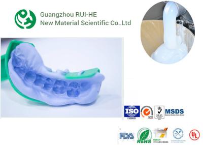 Duas porções de borracha de silicone líquida da categoria médica apropriada para o dente do silicone