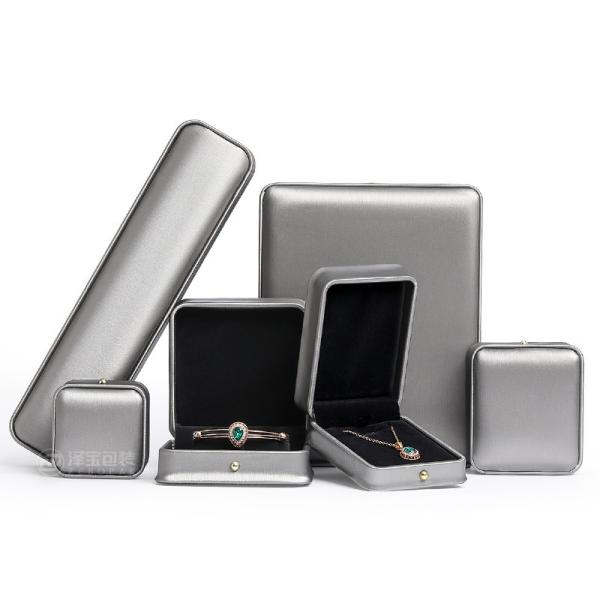 Crown Waist Ring Box Custom Leather Jewelry Box Bracelet Jewelry Hand String Packaging Box Necklace Box High-End