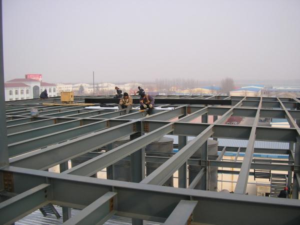 Le bâtiment industriel en acier à plusieurs couches, structure préfabriquée sur mesure en acier de construction