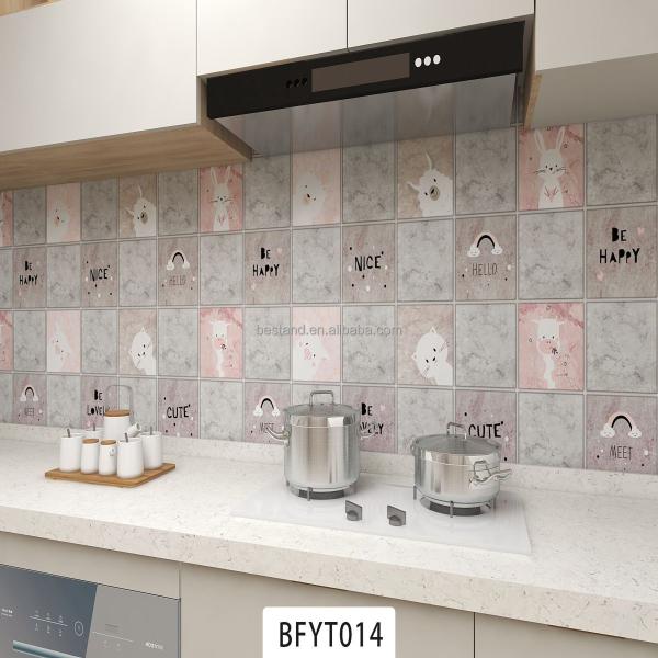 Décoration par éclaboussures de cuisine à l'eau et à la pâte