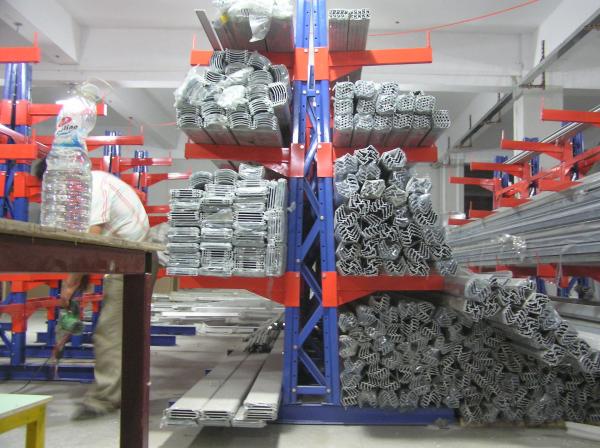 Supports en porte-à-faux en acier électifs de stockage pour les solutions industrielles de stockage d'entrepôt