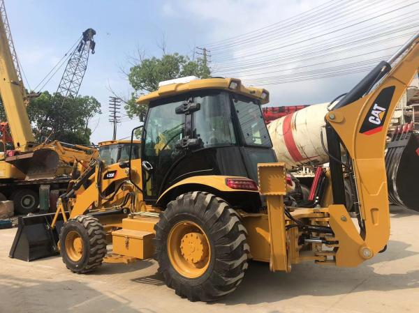 Versatile CAT 420F Backhoe Loader Excavator for Farms and Construction Projects