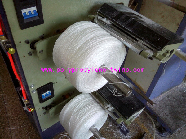 Белая пряжа заполнителя кабеля, PP Fibrillated замотка пряжи в бумажной упаковке пробки