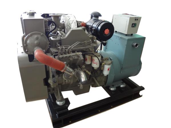 a água do mar do motor 30KW refrigerou o gerador diesel marinho 20KW a 150KW