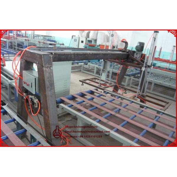 Cadena de producción hueco del tablero del MgO del panel de pared de bocadillo con capacidad de producción de 2500 hojas