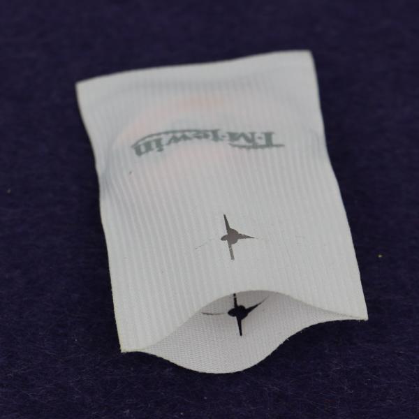 White Center Fold Cotton Neck Woven Garment Labels Main Lables