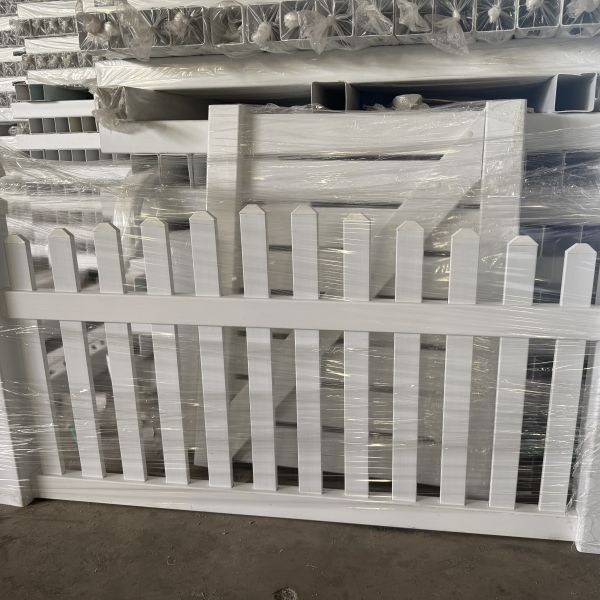 Anti UV High Density PVC Picket Fence For Horse Ranch